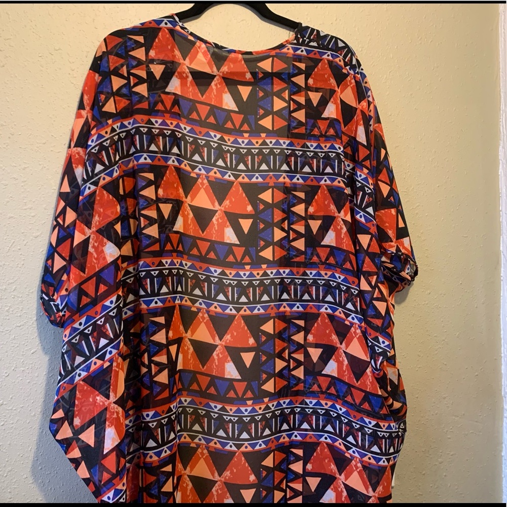 Abstract Multi Color Print Duster - Picture 4 of 5